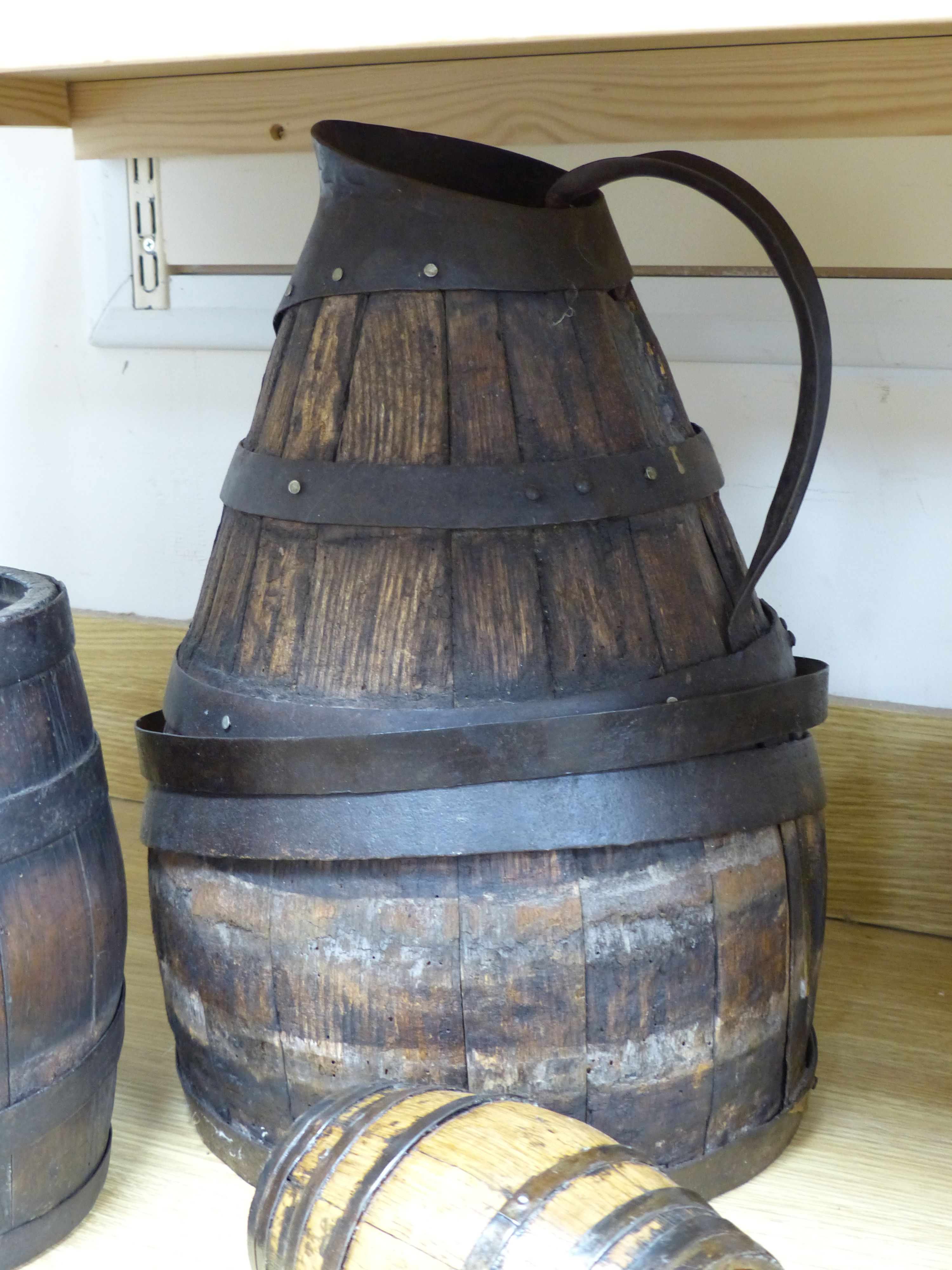 A jug, a barrel and a dog cask (3)